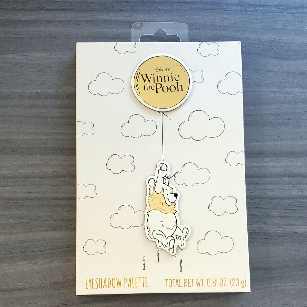 Disney Winnie the Pooh Eyeshadow Palette - Cream and Gold
